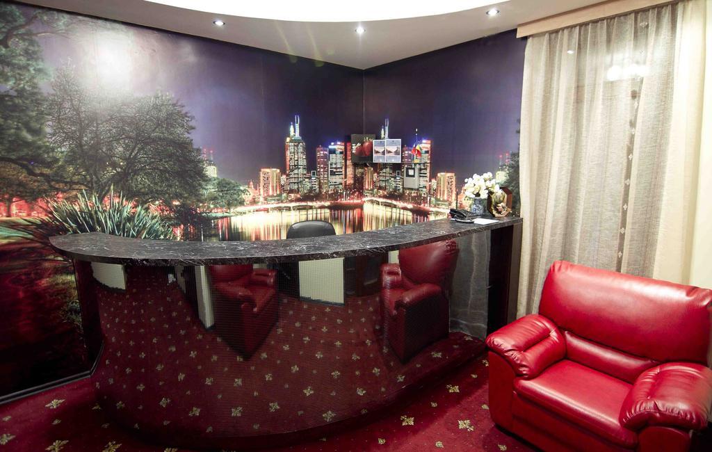 Imperial Hotel 키시나우 외부 사진